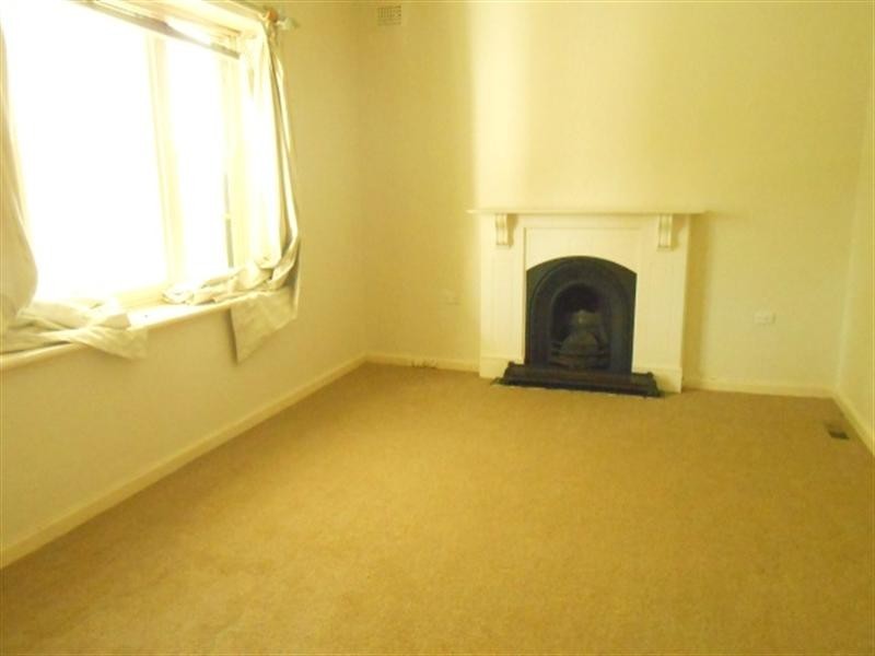 37 Mitchelmore Street, Wagga Wagga NSW 2650