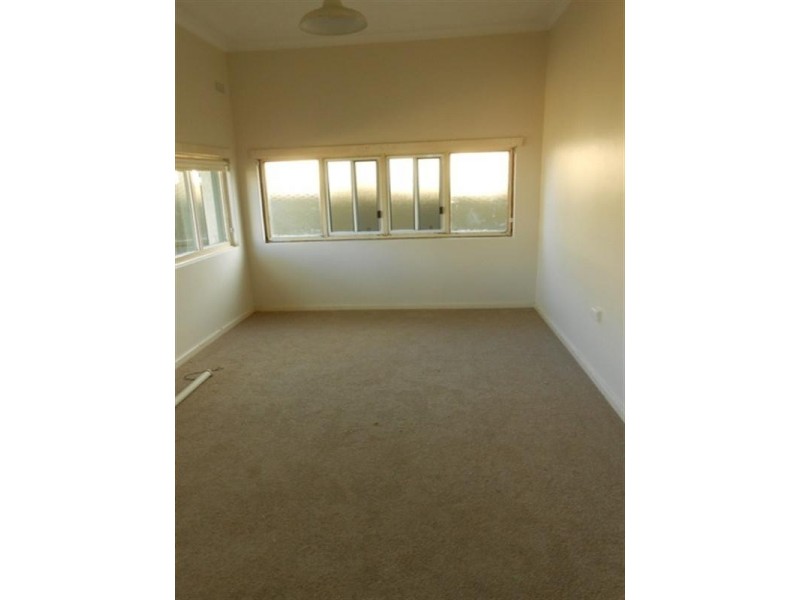 37 Mitchelmore Street, Wagga Wagga NSW 2650