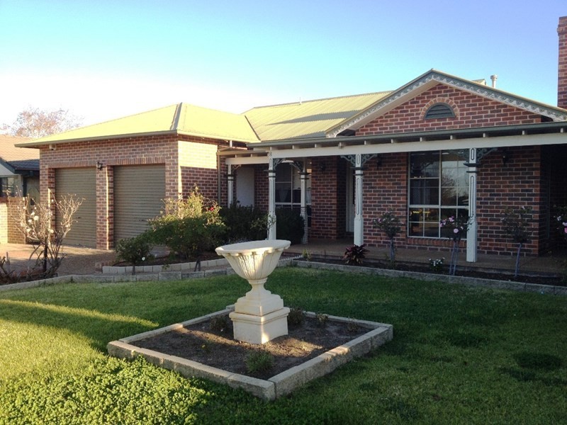 8 Jabiru Place, Wagga Wagga NSW 2650