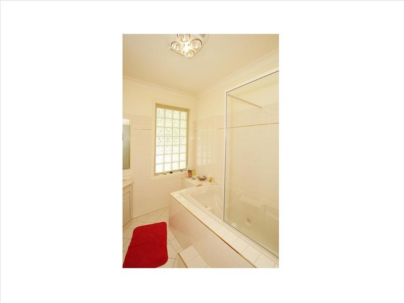 34 Tamar Drive, Tatton NSW 2650