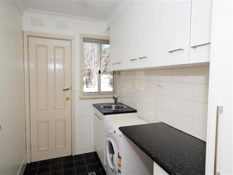 6 Geneva Crescent, Lake Albert NSW 2650