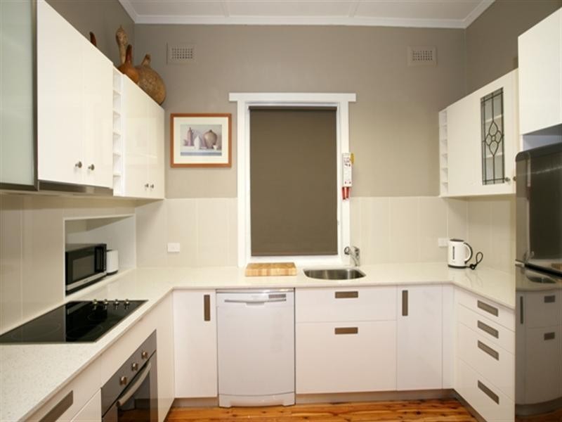 13 Edmondson Street, Turvey Park NSW 2650