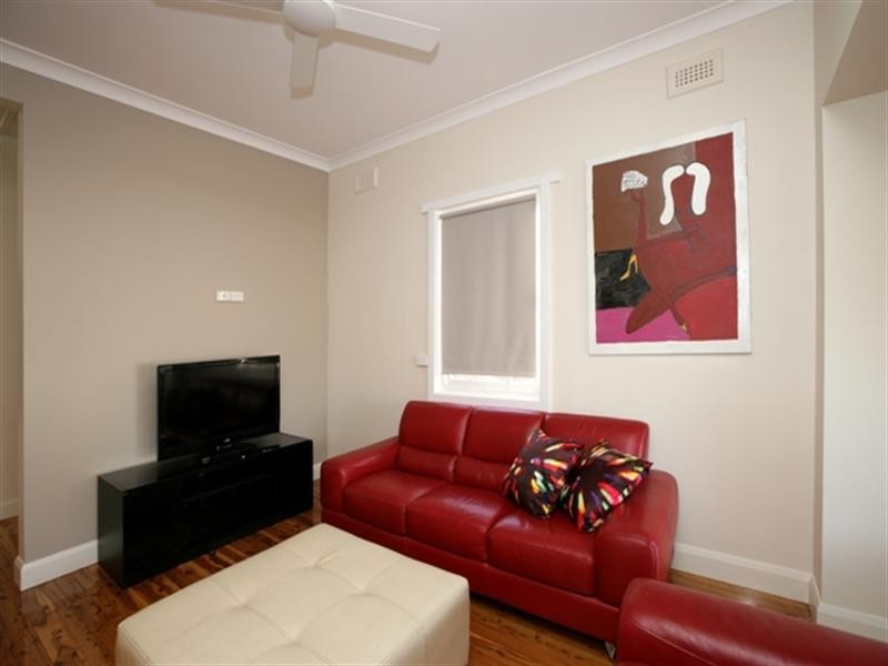 13 Edmondson Street, Turvey Park NSW 2650