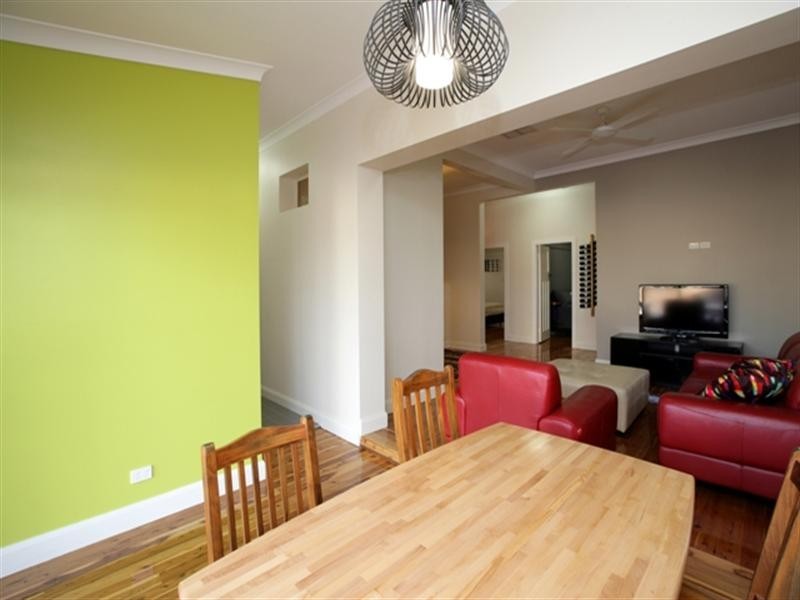 13 Edmondson Street, Turvey Park NSW 2650