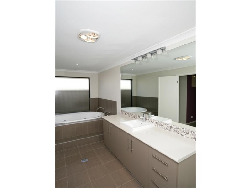 54 Stirling Bourlevard, Tatton NSW 2650