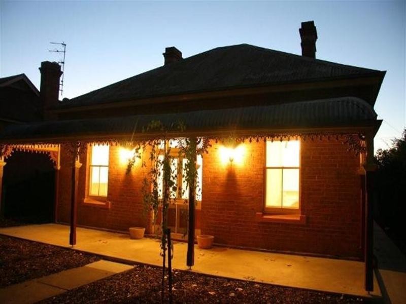 60 Best Street, Wagga Wagga NSW 2650