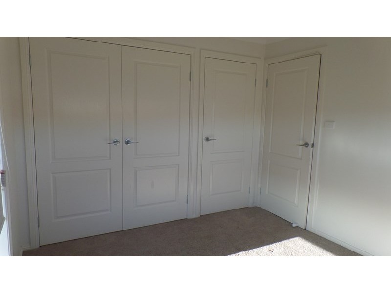 2/27 Osterley Street, Bourkelands NSW 2650