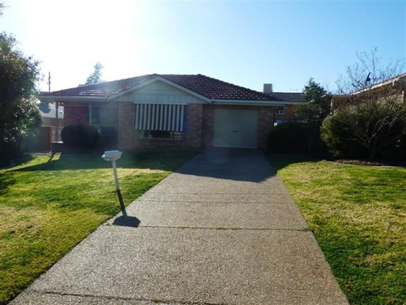 6 Tubbo Place, Wagga Wagga NSW 2650