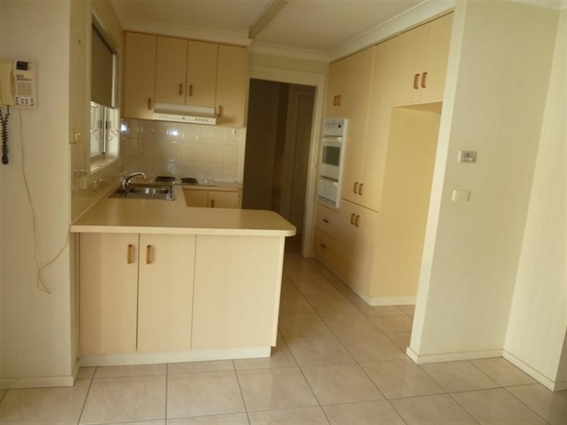 6 Tubbo Place, Wagga Wagga NSW 2650