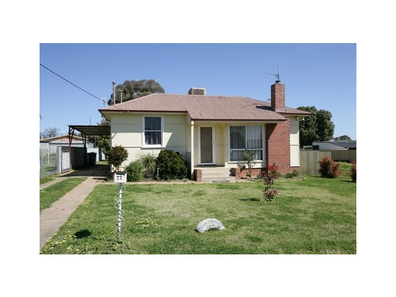 77 Phillip Avenue, Wagga Wagga NSW 2650