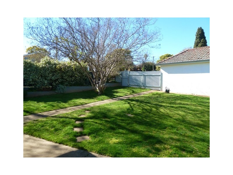 22 Sunshine Avenue, Wagga Wagga NSW 2650