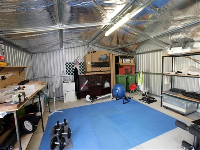 6 Geneva Crescent, Lake Albert NSW 2650