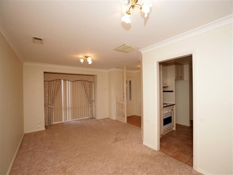 9 Kaldari Crescent, Glenfield Park NSW 2650