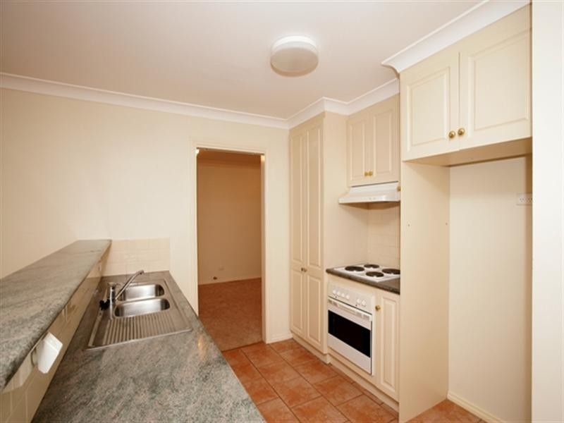 9 Kaldari Crescent, Glenfield Park NSW 2650