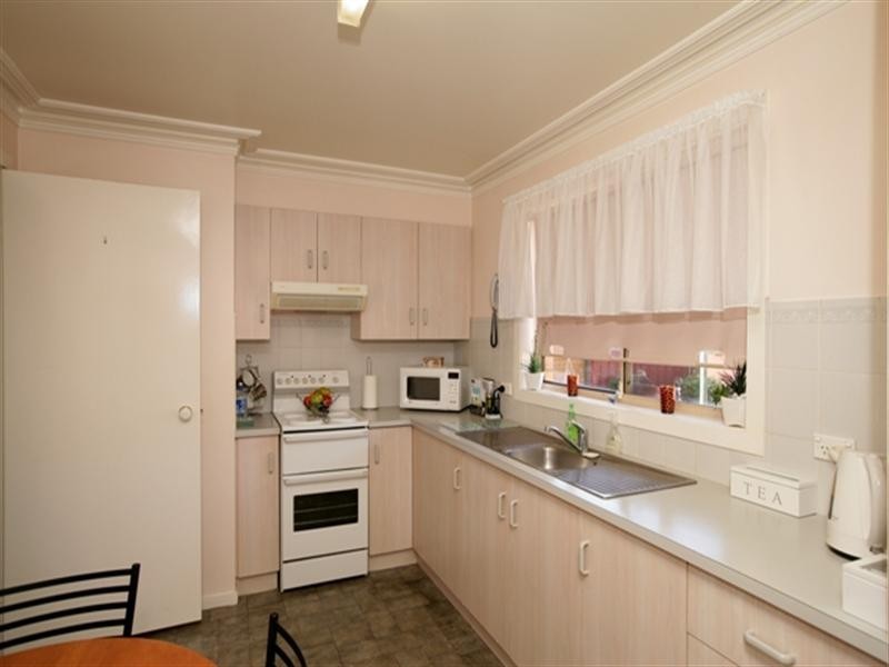 2/4 Bulolo Street, Ashmont NSW 2650