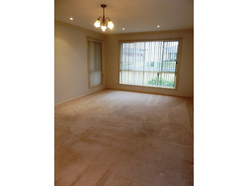 78 Paldi Crescent, Glenfield Park NSW 2650