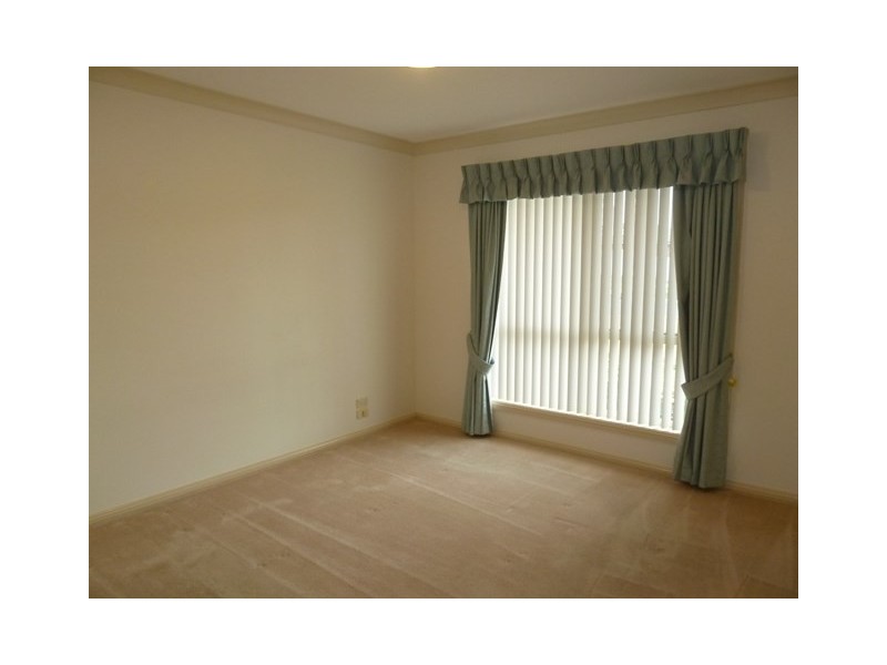 78 Paldi Crescent, Glenfield Park NSW 2650