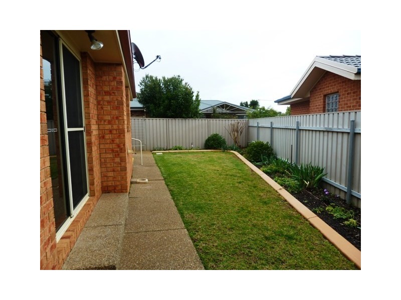 78 Paldi Crescent, Glenfield Park NSW 2650