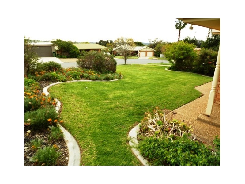 35 Brooklyn Drive, Wagga Wagga NSW 2650