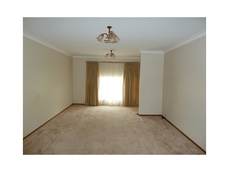 35 Brooklyn Drive, Wagga Wagga NSW 2650