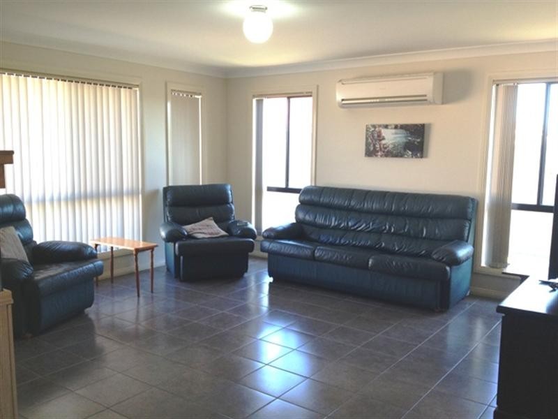 3/6 Yoogali Crescent, Glenfield Park NSW 2650