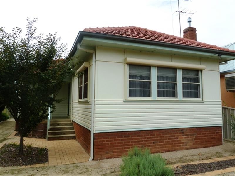 81 Beckwith Street, Wagga Wagga NSW 2650