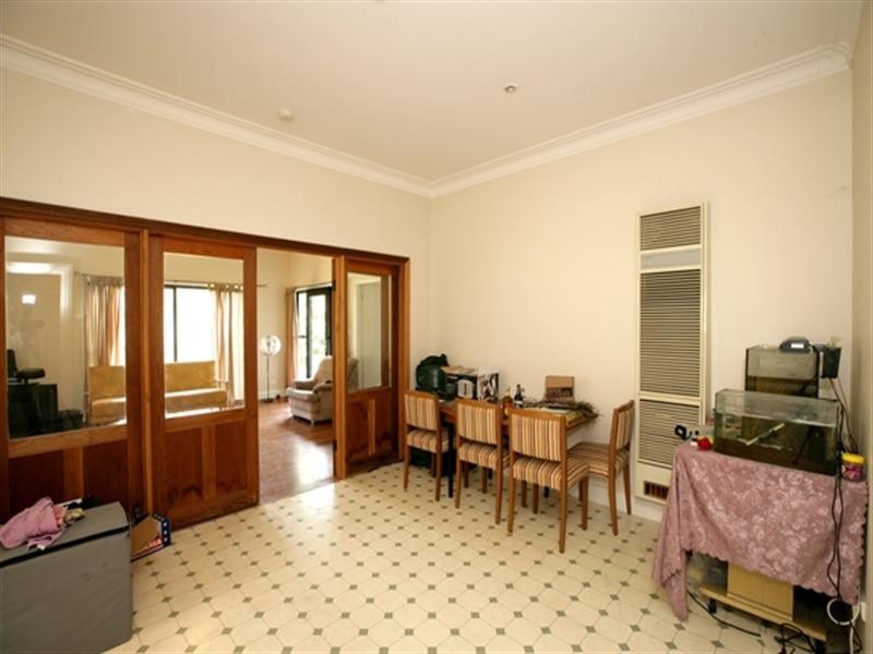 2 Burwood Street, Turvey Park NSW 2650