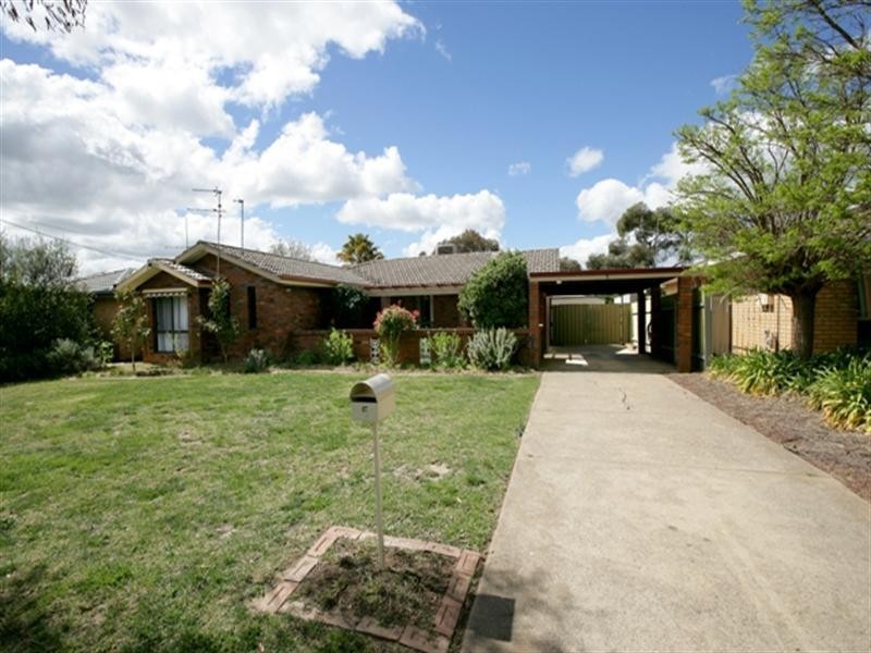5 King Street, Lake Albert NSW 2650