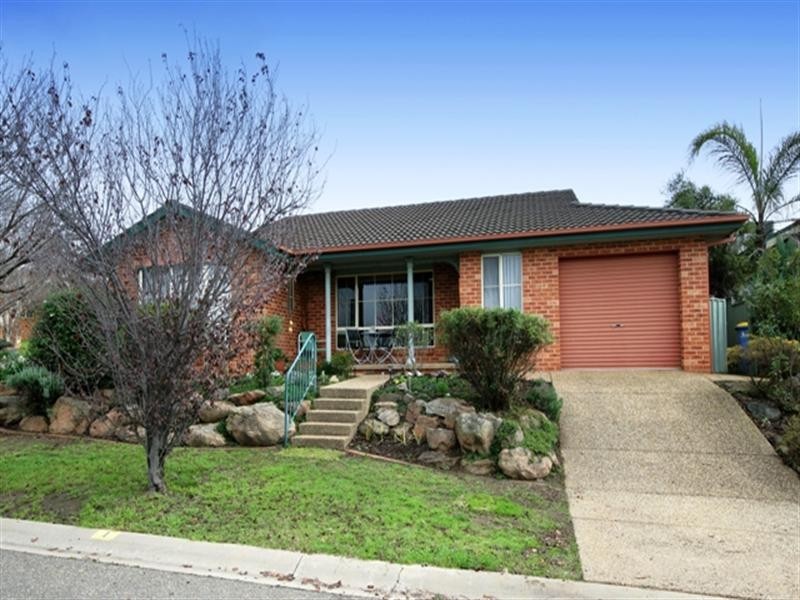 1/1 Minchin Place, Kooringal NSW 2650