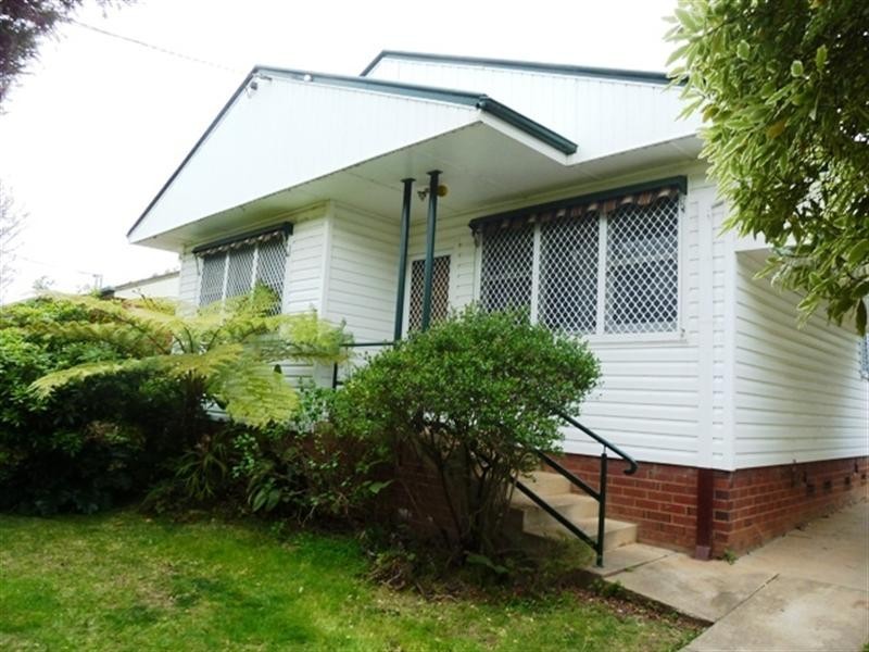 132 Meadow Street, Wagga Wagga NSW 2650