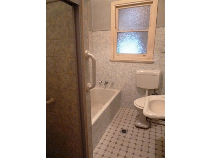 132 Meadow Street, Wagga Wagga NSW 2650