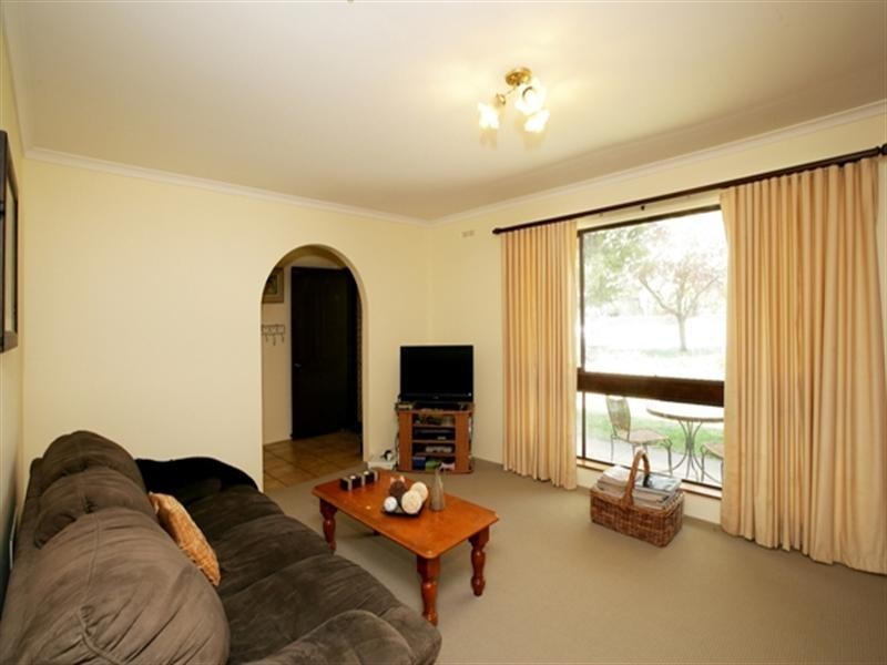 17 Telopea Crescent, Lake Albert NSW 2650