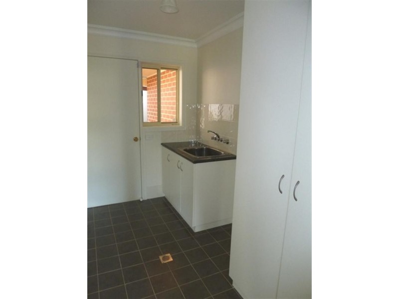 1/2 Madin Place, Wagga Wagga NSW 2650