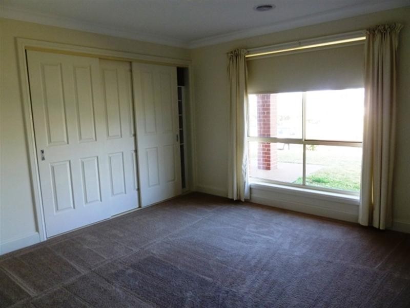 1/2 Madin Place, Wagga Wagga NSW 2650