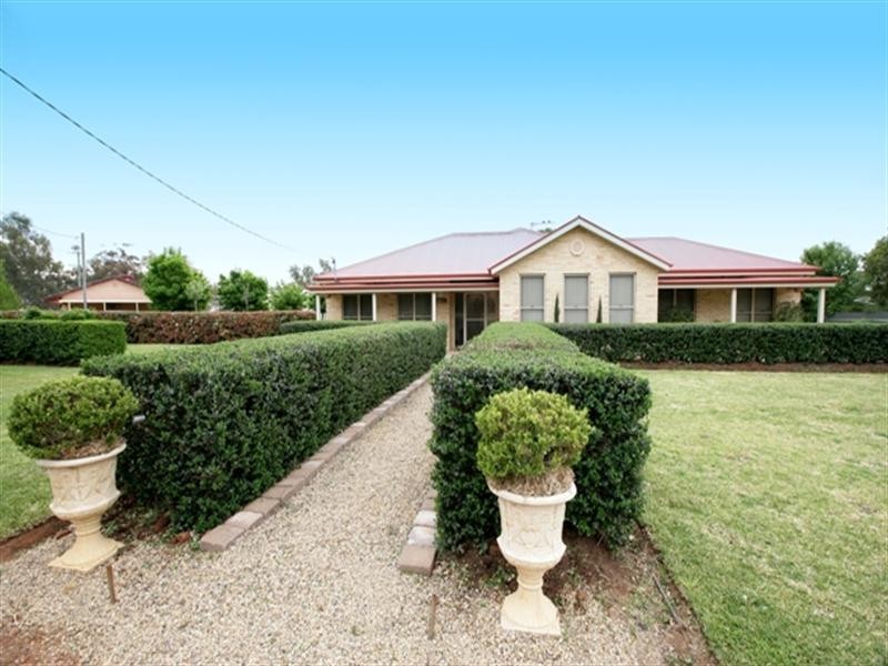 10 Centenary Drive, Marrar NSW 2652
