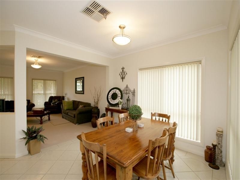 10 Centenary Drive, Marrar NSW 2652