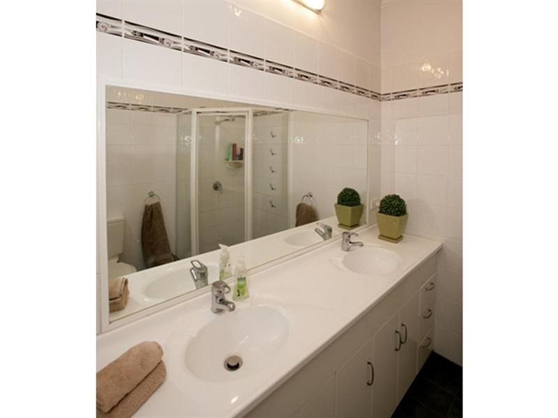 10 Centenary Drive, Marrar NSW 2652