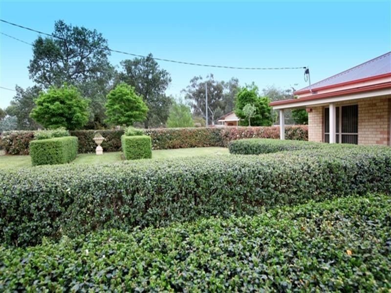10 Centenary Drive, Marrar NSW 2652