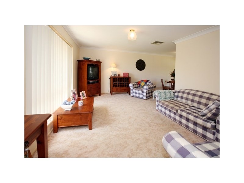 16 Kaldari Crescent, Wagga Wagga NSW 2650