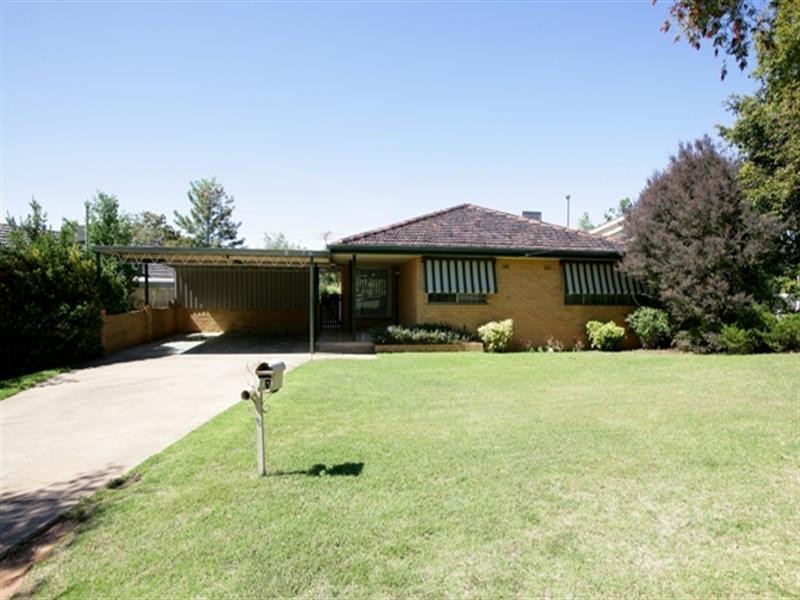 71 Meadow Street, Kooringal NSW 2650