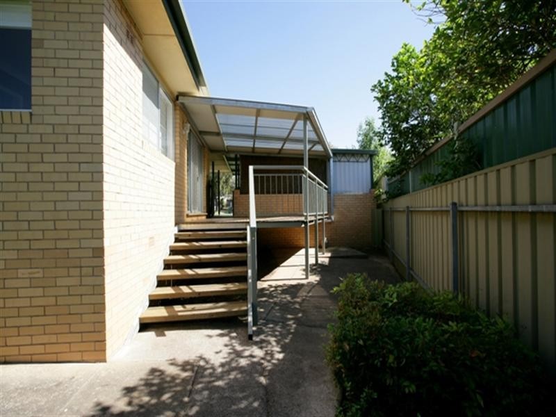 71 Meadow Street, Kooringal NSW 2650