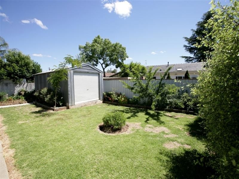 45 Tichborne Crescent, Kooringal NSW 2650