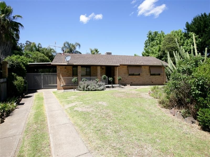 24 Jasmin Crescent, Lake Albert NSW 2650