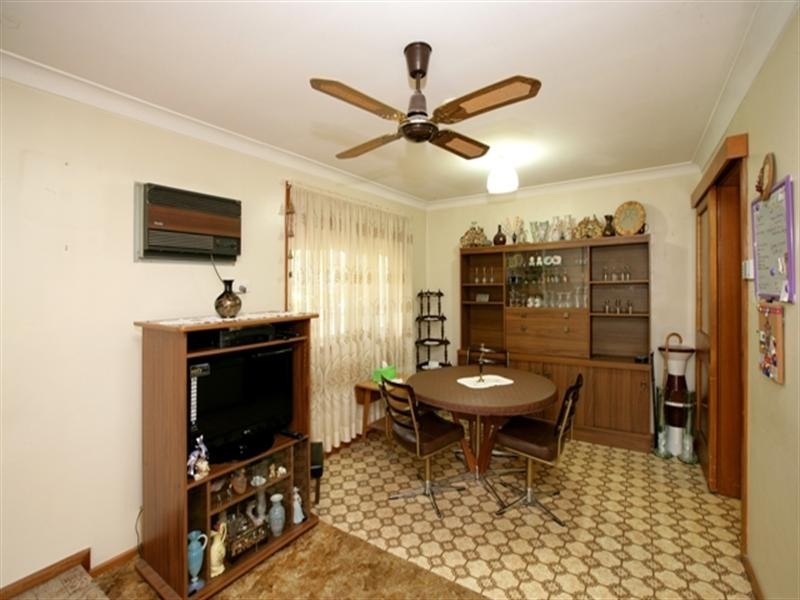 24 Jasmin Crescent, Lake Albert NSW 2650