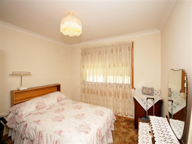 24 Jasmin Crescent, Lake Albert NSW 2650