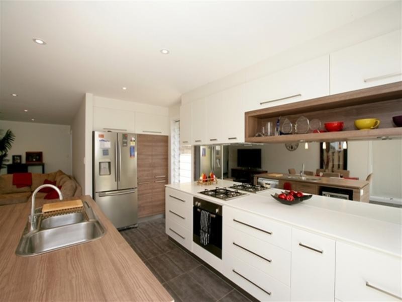 1/2 Larra Place, Bourkelands NSW 2650