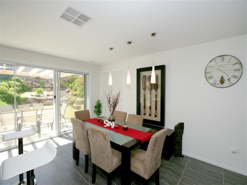 1/2 Larra Place, Bourkelands NSW 2650