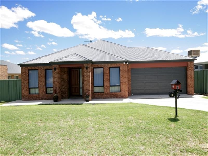 8 Hazelwood Drive, Forest Hill NSW 2651