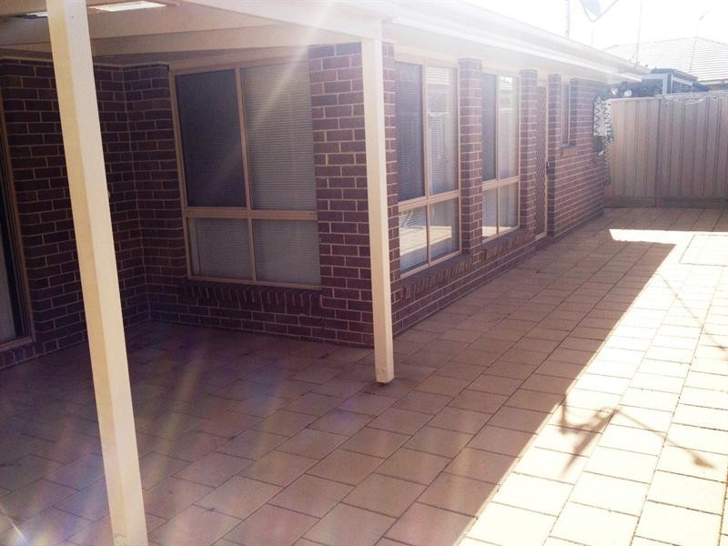 24 Barrima Drive, Glenfield Park NSW 2650