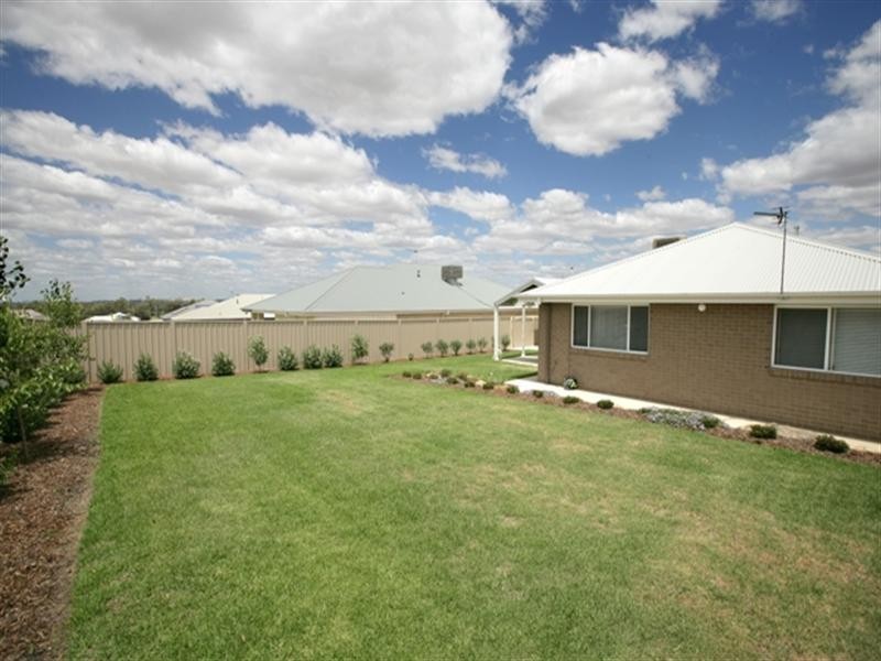 64 Brindabella Drive, Tatton NSW 2650